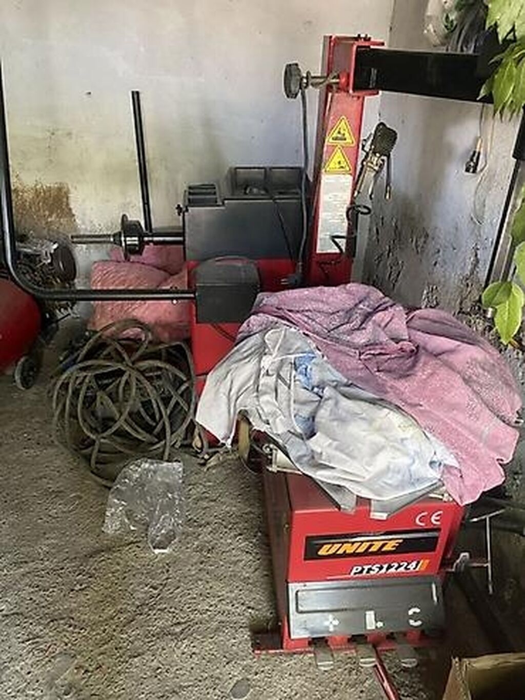Təkər təmiri uçun teker cixardan balans aparati kampressor və təkərlər — Avtoxidmət üçün, Digah