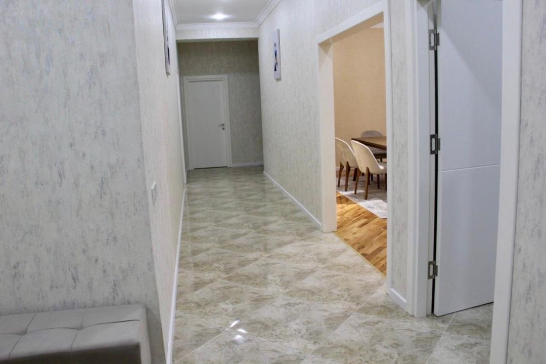 İcarəyə verilir 4 otaqlı yeni tikili 210 m² — Mənzil, Bakı (8)