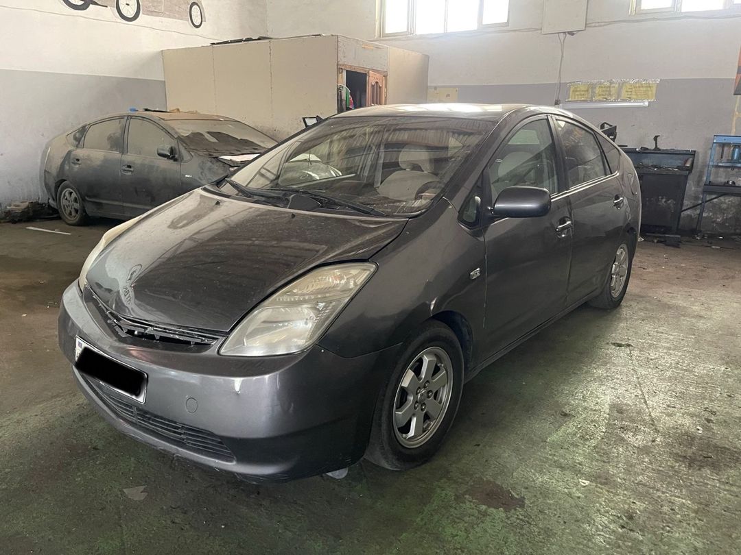 Toyota Prius 20 kuza icarəsi — Avtomobil icarəsi, Bakı (2)