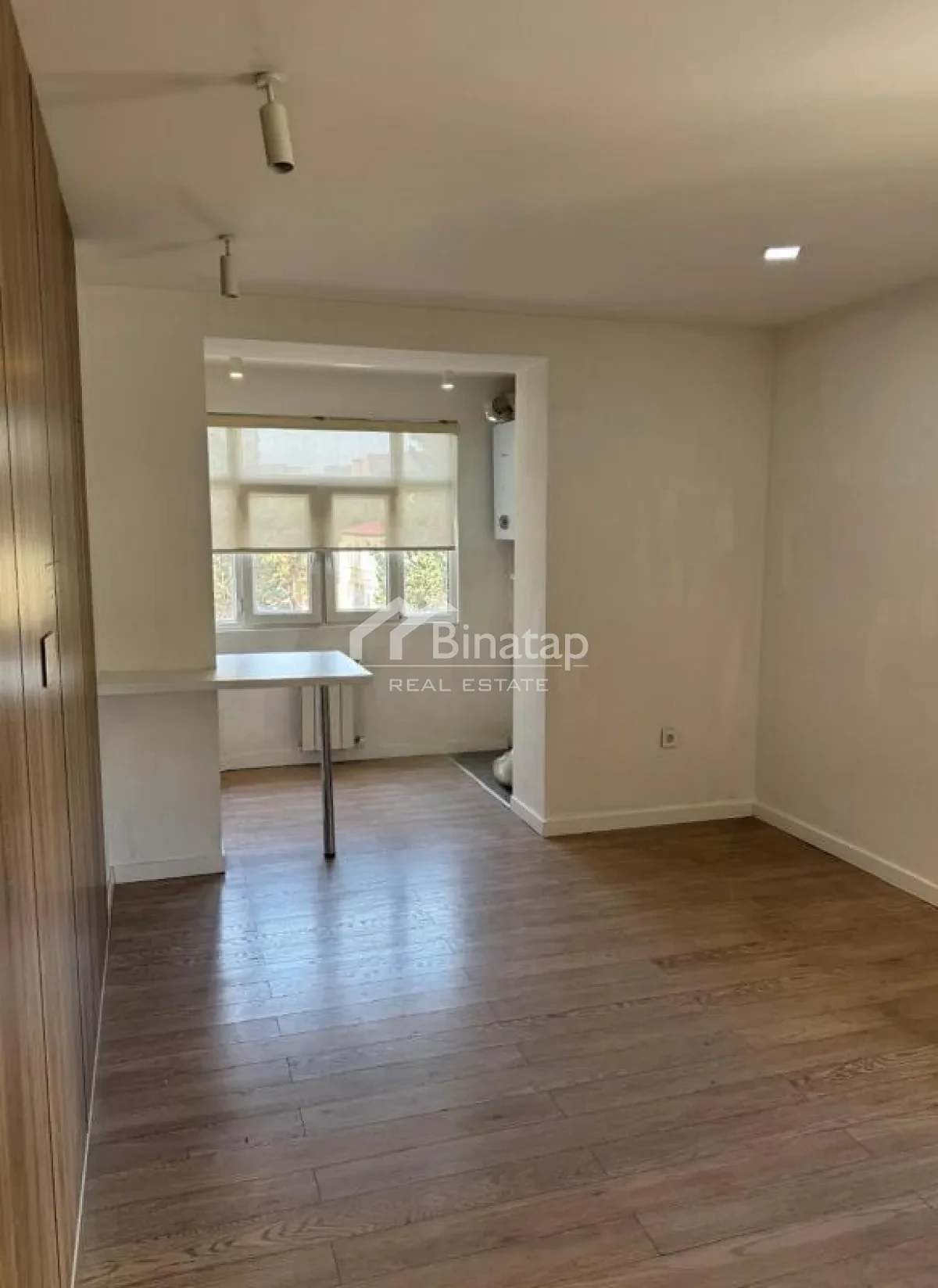 Satılır 2 otaqlı köhnə tikili 40 m², İnşaatçılar metrosu, Yasamal rayonu — Mənzil, Bakı (2)