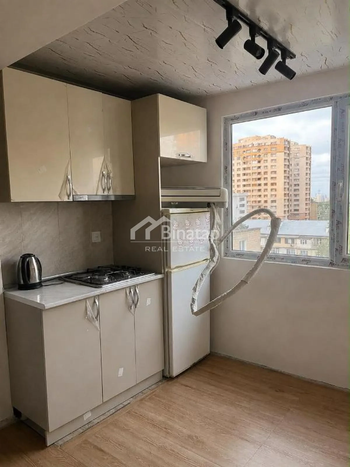 Satılır 2 otaqlı köhnə tikili 40 m², İnşaatçılar metrosu, Yasamal rayonu — Mənzil, Bakı (3)