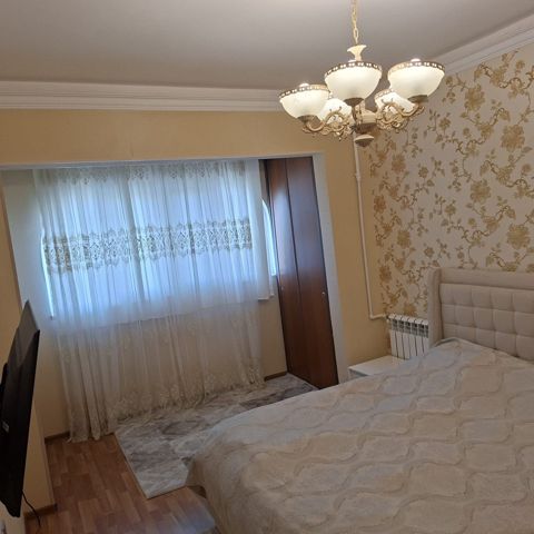 Satılır 4 otaqlı köhnə tikili 100 m² — 190 000 ₼ · 4 oda · 100 m² · 5/9 kat · Bakı · Mənzil Satılır 4 otaqlı köhnə tikili 100 m² — Bakı