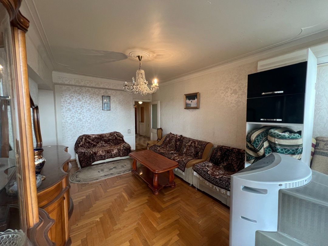 Satılır 4 otaqlı köhnə tikili 115 m² — Mənzil, Bakı (2)
