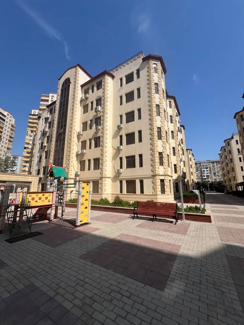 Satılır 3 otaqlı yeni tikili 130 m² — Bakı