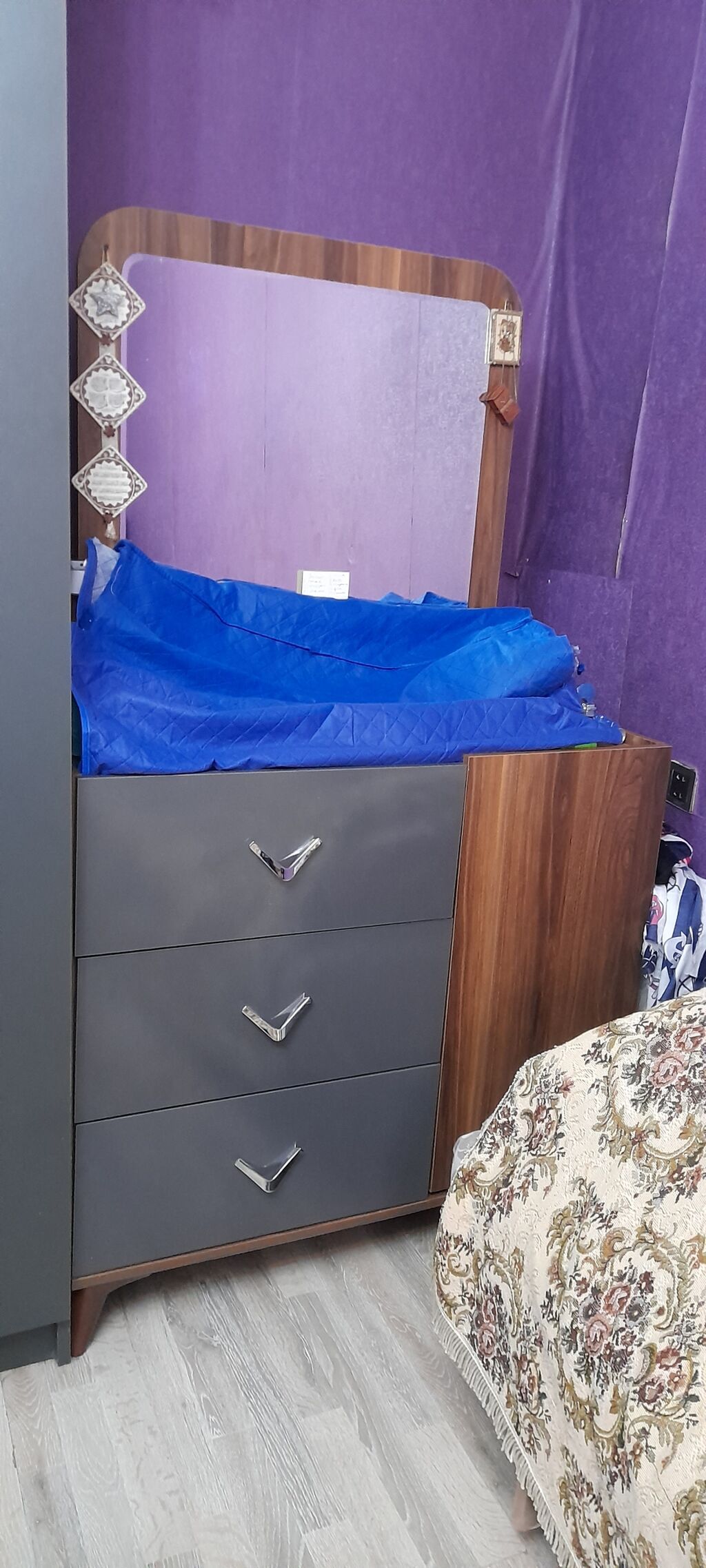 Mebel dəsti – müasir yataq/otaq dəsti Tərkib: - 2 qapılı şkaf (taxta — Yataq otağı mobilya dəstləri, Bakı (3)