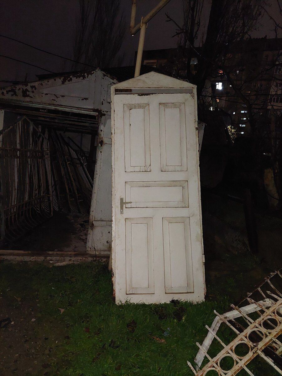 Dəmir və plastik qapılar — Təmir və inşaat, Bakı