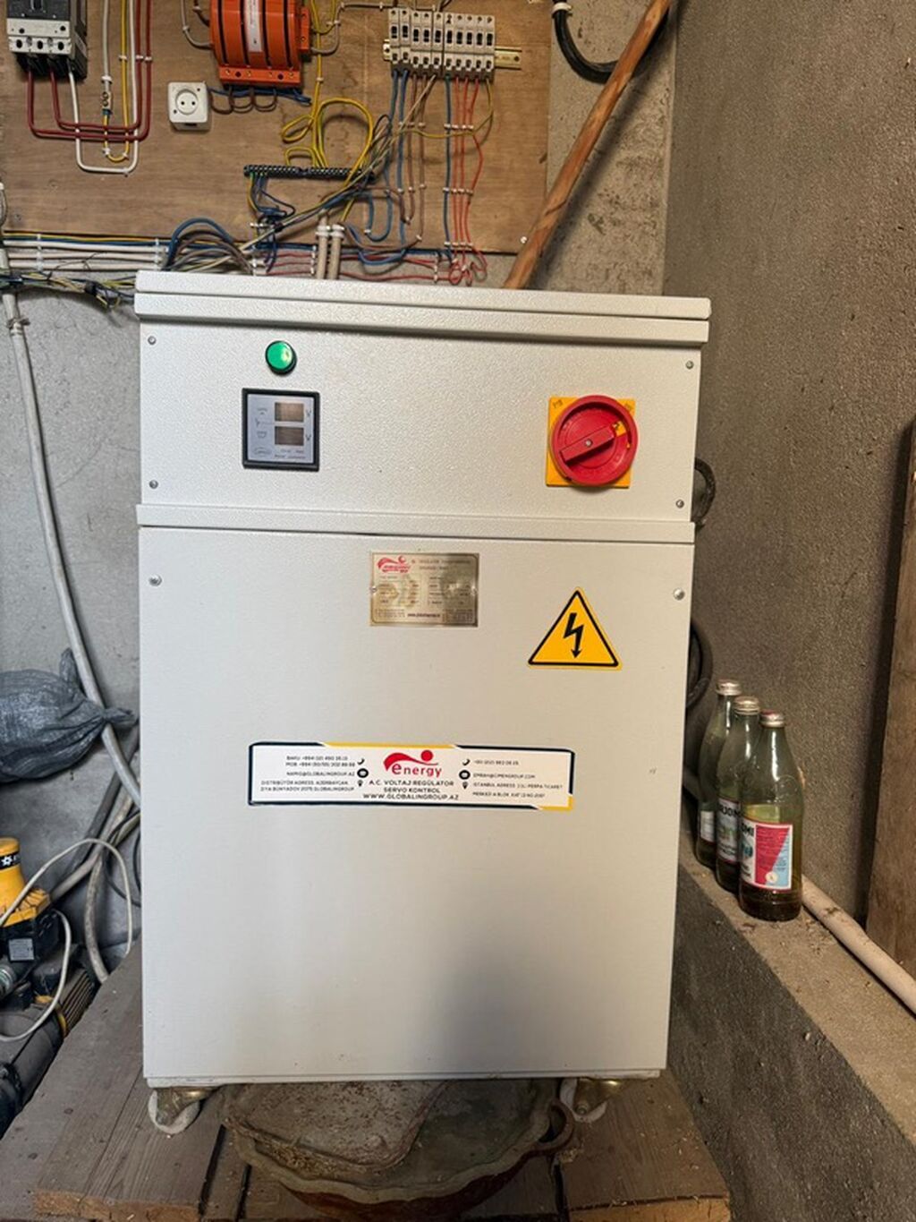 Energy brendi sənaye tipli gərginlik tənzimləyici/transformator — Gərginlik stabilizatoru, Bakı