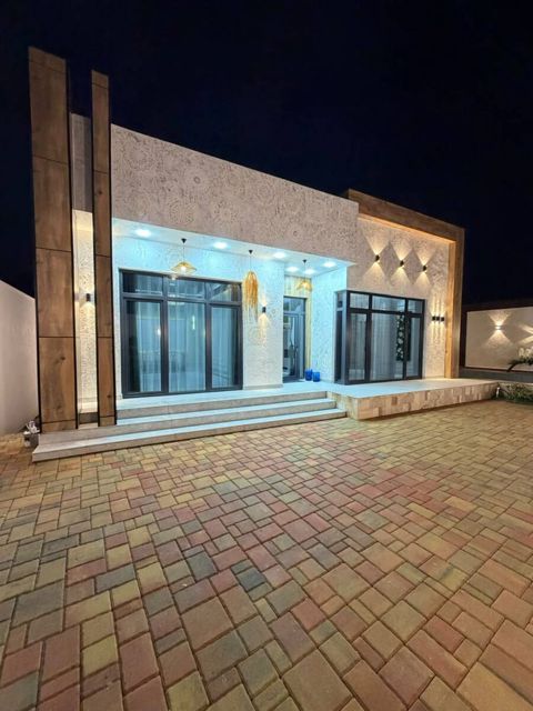 Satılır 4 otaqlı həyət evi/bağ evi 140 m² — 295 000 ₼ · Bakı · Ev, villa Satılır 4 otaqlı həyət evi/bağ evi 140 m² — Bakı