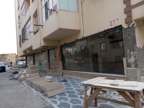 Şüşə arakəsmələr — Bakı