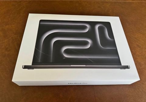 Apple Macbook Pro M5 Max 64GB/2TB — Bakı