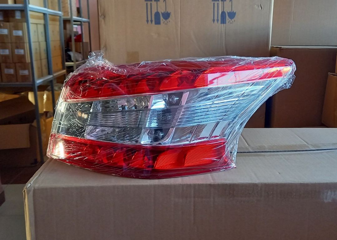"Nissan Sentra 2012" stop işığı — Ehtiyat hissələri və aksesuarlar, Bakı (2)