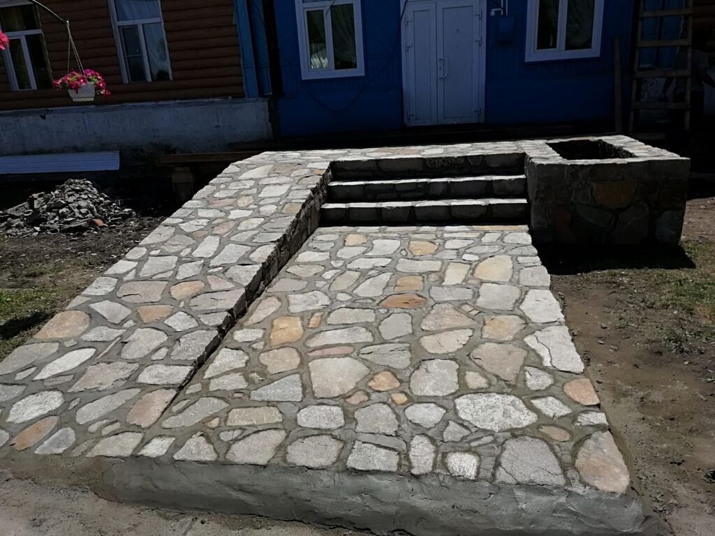 Təbii daşla üzlük və abadlaşdırma xidməti - Ev və kotteclərin — Fasad işləri, Şəki (8)