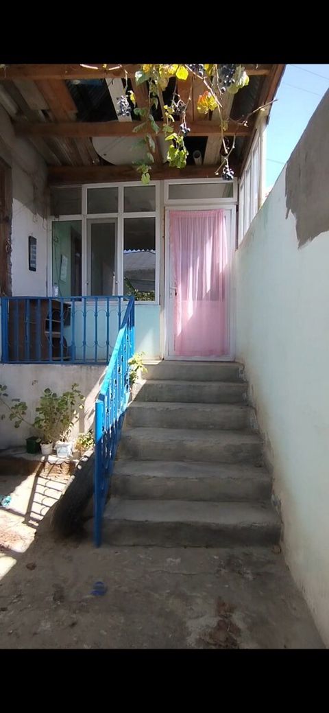 Həyət evi, Binəqədi yolu — Bakı