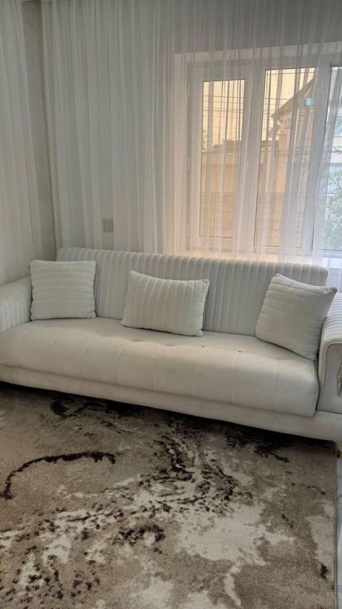Divan 350 azn Qala lale 2 kod 262 — Bakı