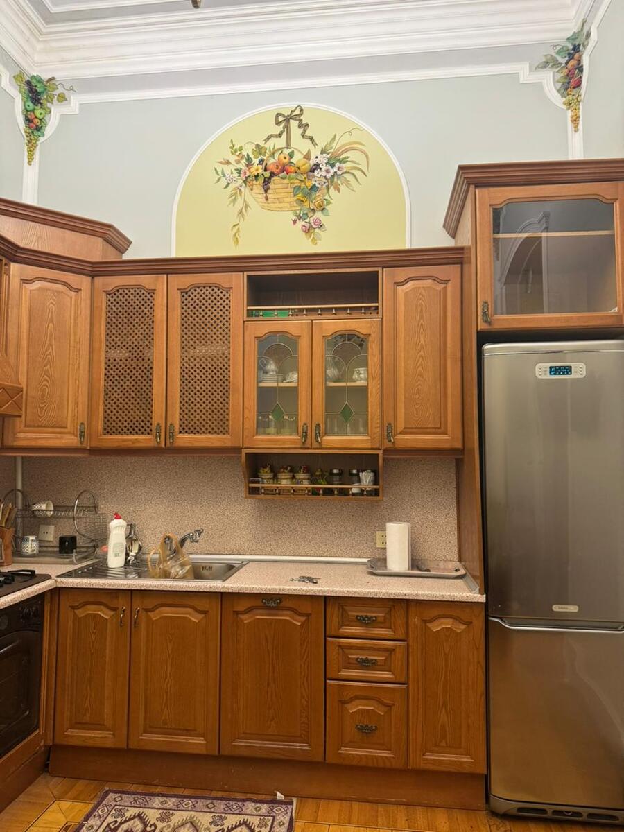 İcarəyə verilir 3 otaqlı köhnə tikili 231 m² — Mənzil, Bakı (12)