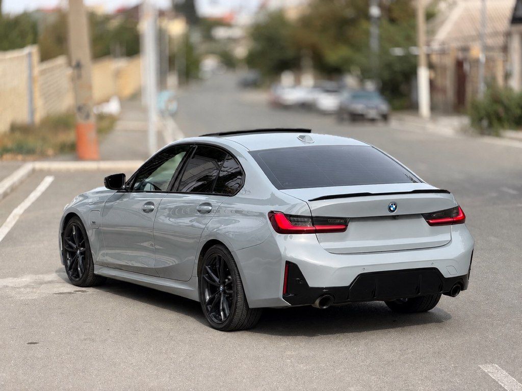 BMW 330e, 2.0 L, 12 kWh, 2023 il, 61 500 km — Avtomobillər, Gəncə (6)