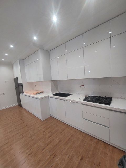 İcarəyə verilir 4 otaqlı yeni tikili 200 m² — Bakı