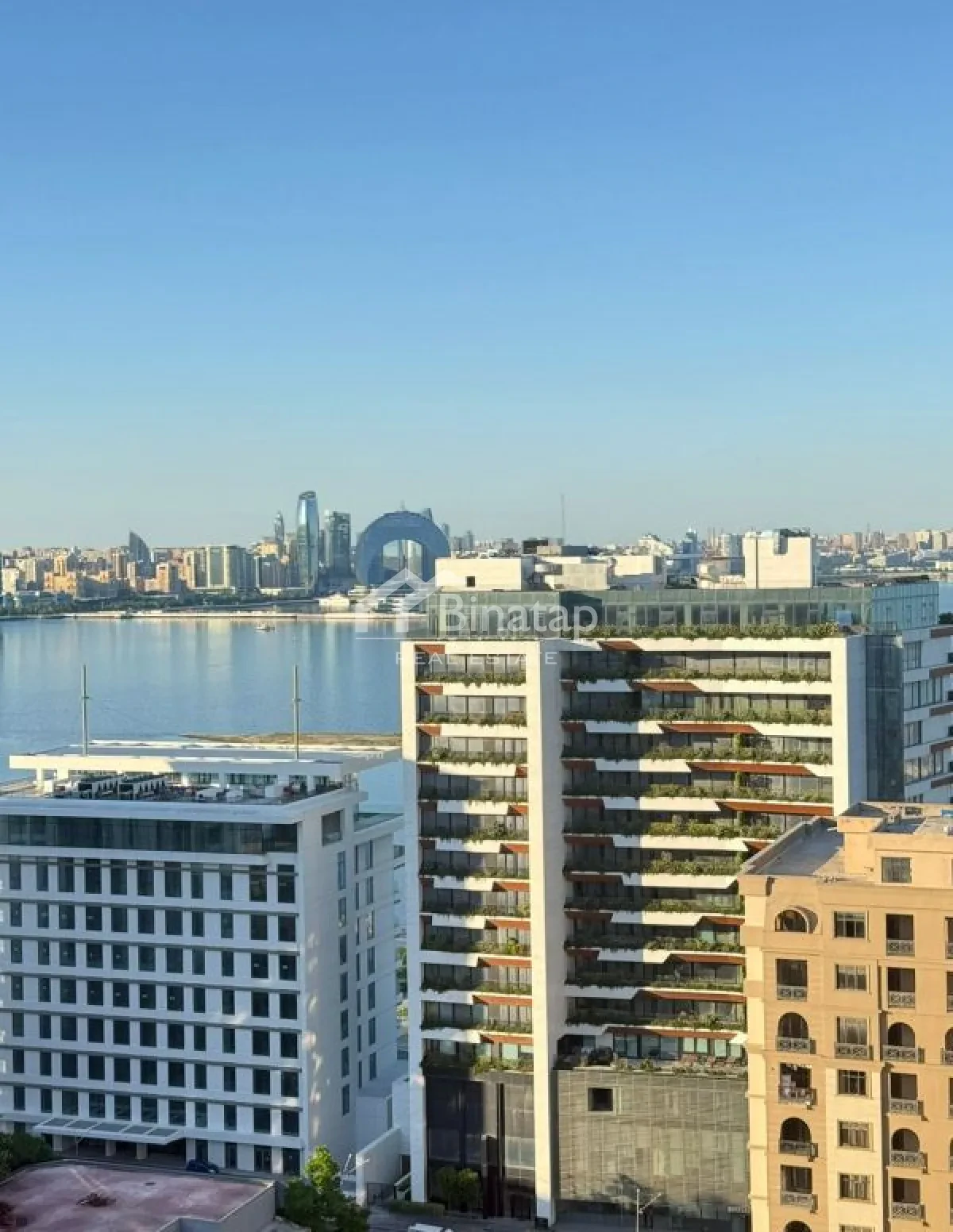 Satılır 4 otaqlı köhnə tikili 121 m², Bayıl qəsəbəsi, Səbail rayonu — Mənzil, Bakı (2)