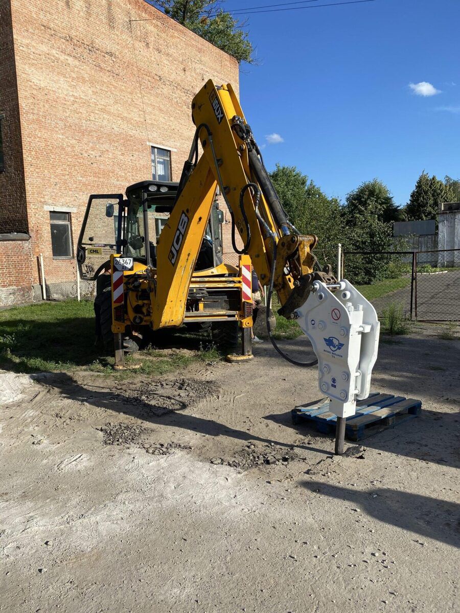 JCB 3cx icarəsi — Avtomobil icarəsi, Bakı (5)