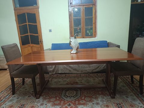 Masa və oturacaqlar — Bakı