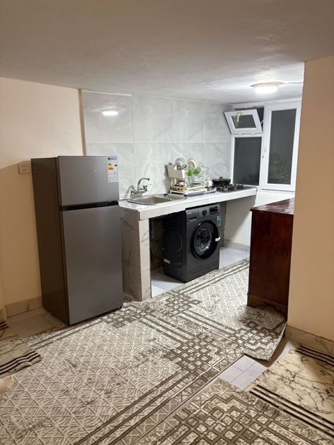 1 otaqlı mətbəx və sanitar qovşaq qaz su işıq şəraiti var, Qaraçuxurda — 280 ₼ · Bakı · Mənzil 1 otaqlı mətbəx və sanitar qovşaq qaz su işıq şəraiti var, Qaraçuxurda — Bakı
