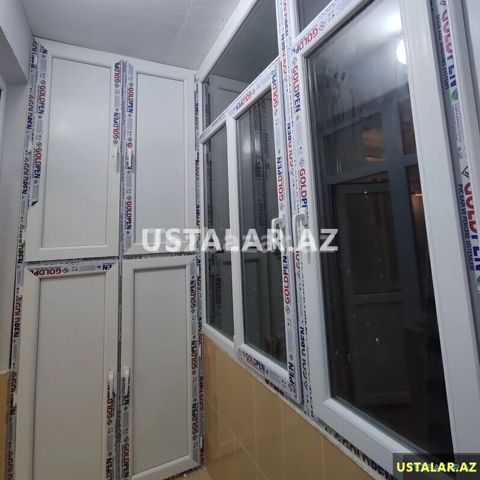 Plastik şkaflarin yığılması — Bakı