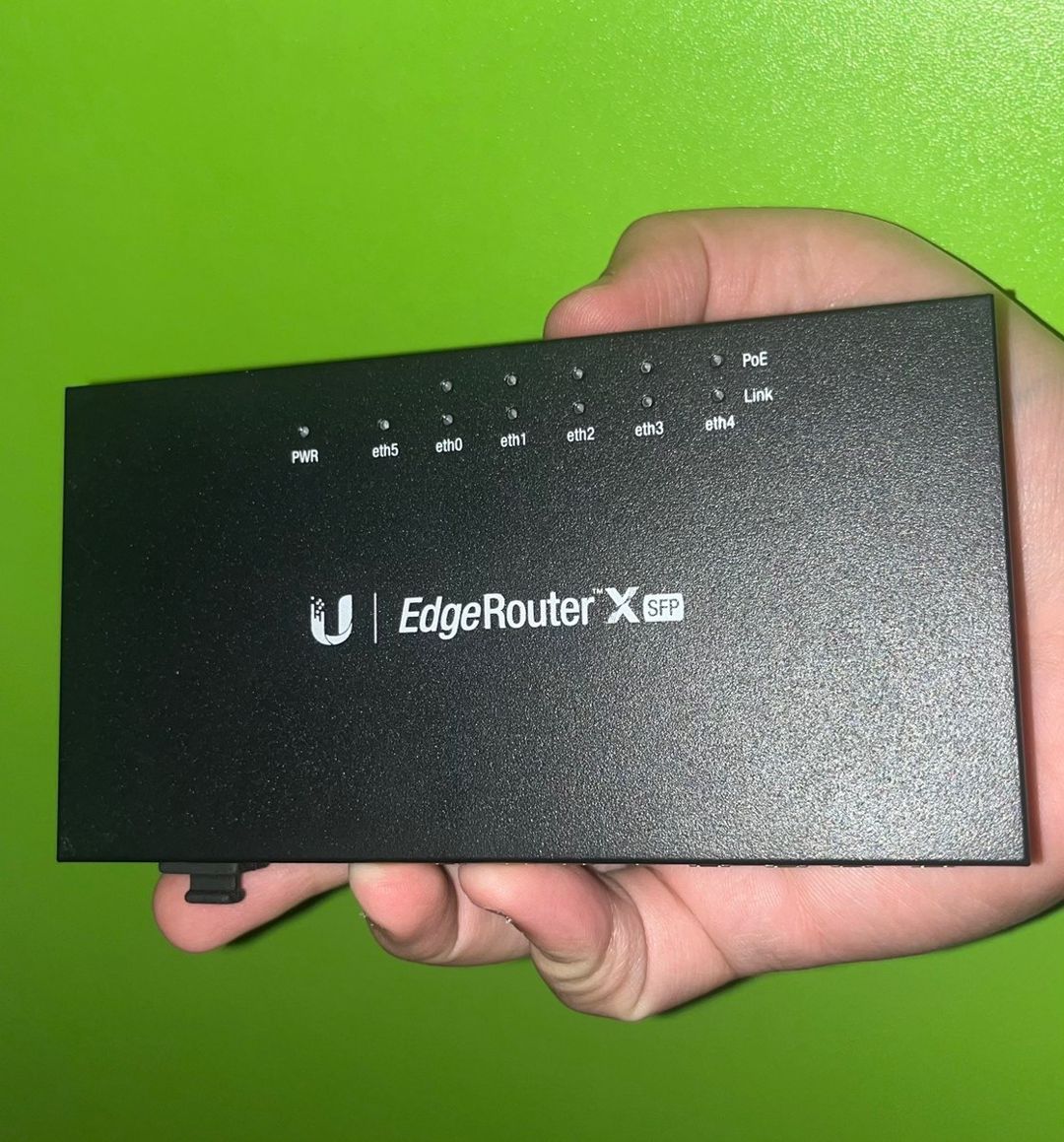 Ubiquiti EdgeRouter X SFP — Şəbəkə və server avadanlığı, Bakı