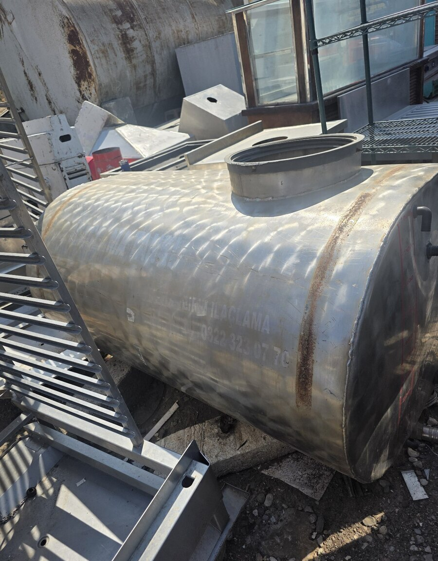 Paslanmaz polad dərmanlama tankı 1 ton — 3 300 ₼ · Bakı, Nərimanov · Kənd təsərrüfatı Paslanmaz polad dərmanlama tankı 1 ton — Bakı