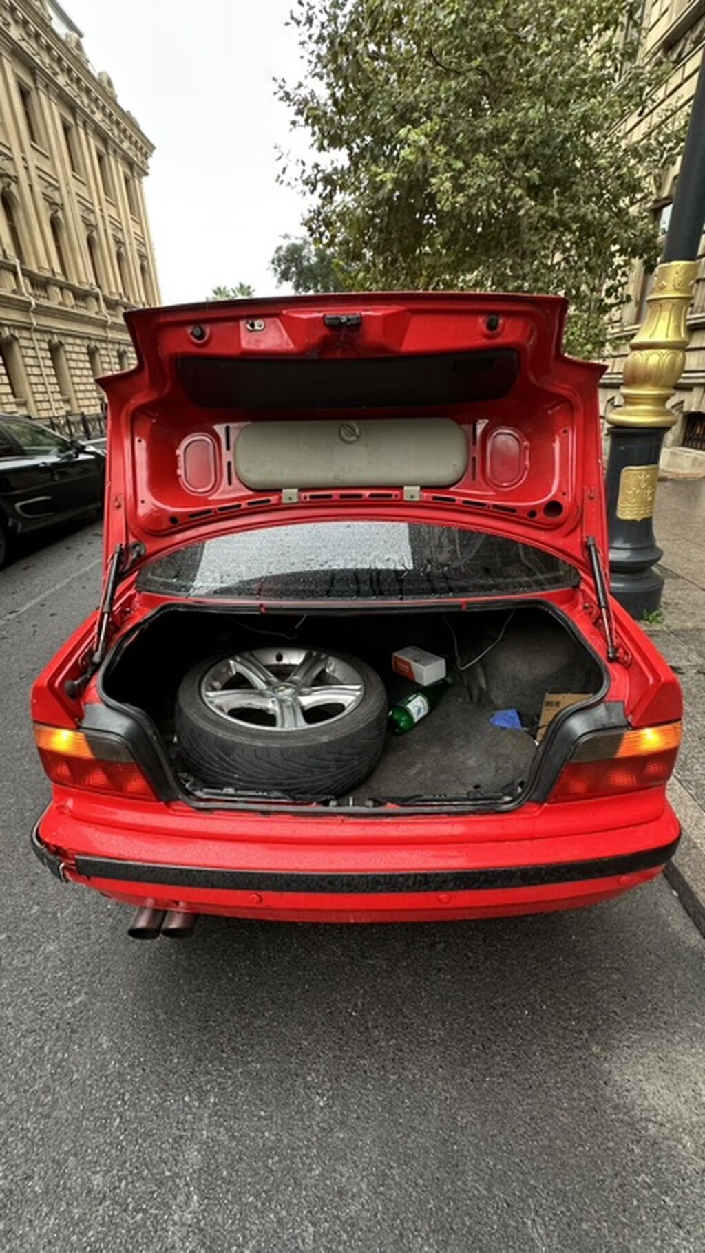 BMW 3 Series E36 sedan – parlaq qırmızı rəngdə, 4 qapılı kuzov — Avtomobillər, Bakı (9)