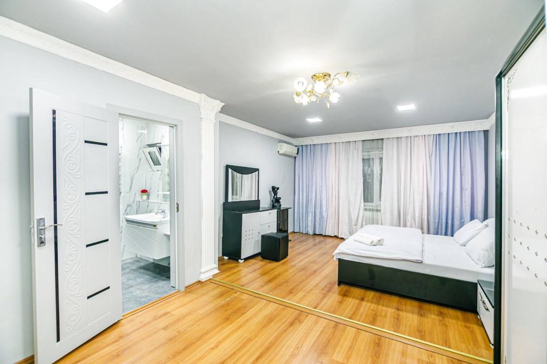 İcarəyə verilir 4 otaqlı köhnə tikili 160 m² — Mənzil, Bakı (10)