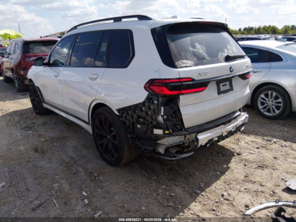 BMW X7, 3.0 L, 2024 il, 32 930 km — Avtomobillər (6)