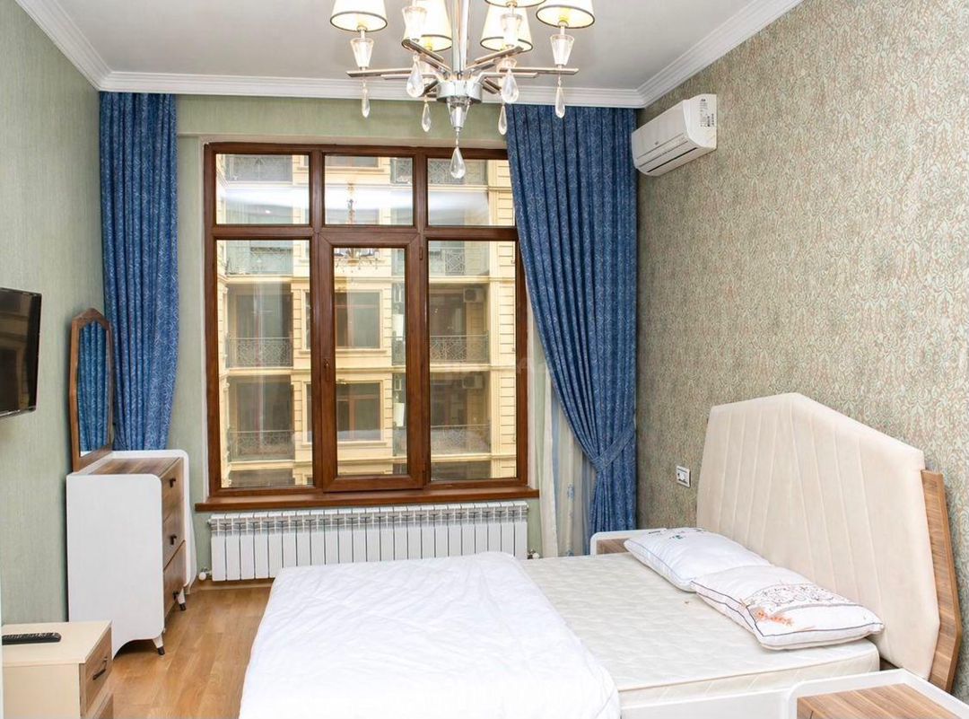 4 otaqlı mənzil, 210 m², Üzeyir Hacıbəyli küçəsi, 48 (Azinko (Uzeyir Hacibeyov)) — Mənzil, Bakı (6)