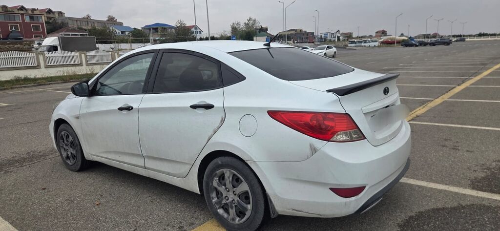 Hyundai Accent: 1.4 l 2012 il — Avtomobillər, Novxanı (4)