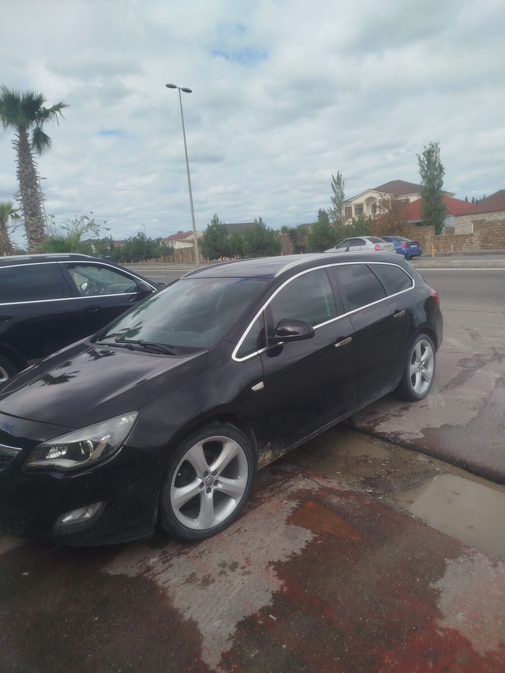 Opel Astra: 1.4 l 2011 il 310000 km Universal 99-VK-551 — Avtomobillər, Digah (2)