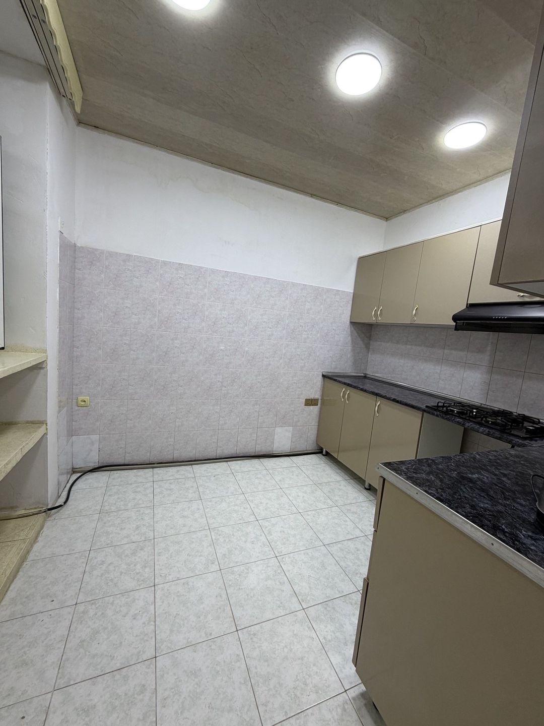 Satılır 3 otaqlı köhnə tikili 75 m² — Mənzil, Bakı (8)