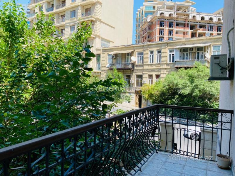 Satılır 5 otaqlı Bina evi menzil (Köhnə tikili), 165 m², Səbail rayonu — Mənzil, Bakı (2)