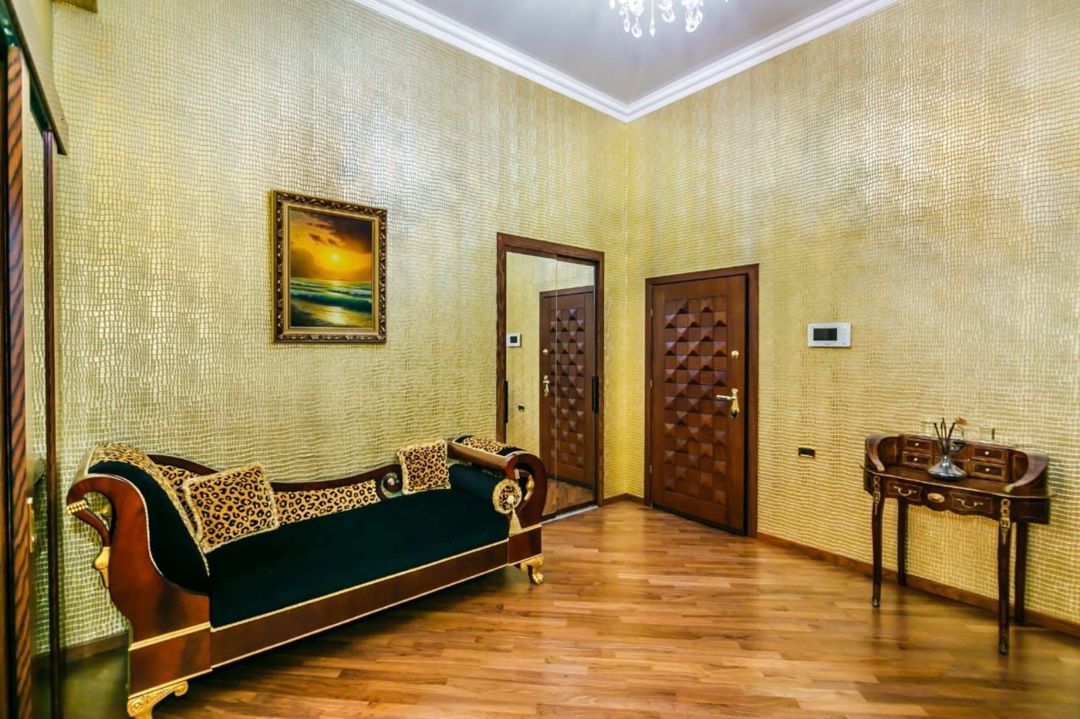 4-otaqlı mənzil kirayə verilir, Həzi Aslanov 115, 220 m² — Mənzil, Bakı