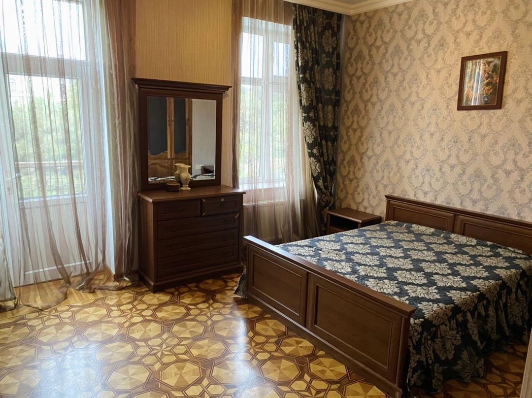 4 otaqlı mənzil, 150 m², Niyazi küçəsi, 5 — kirayə — Mənzil, Bakı (8)