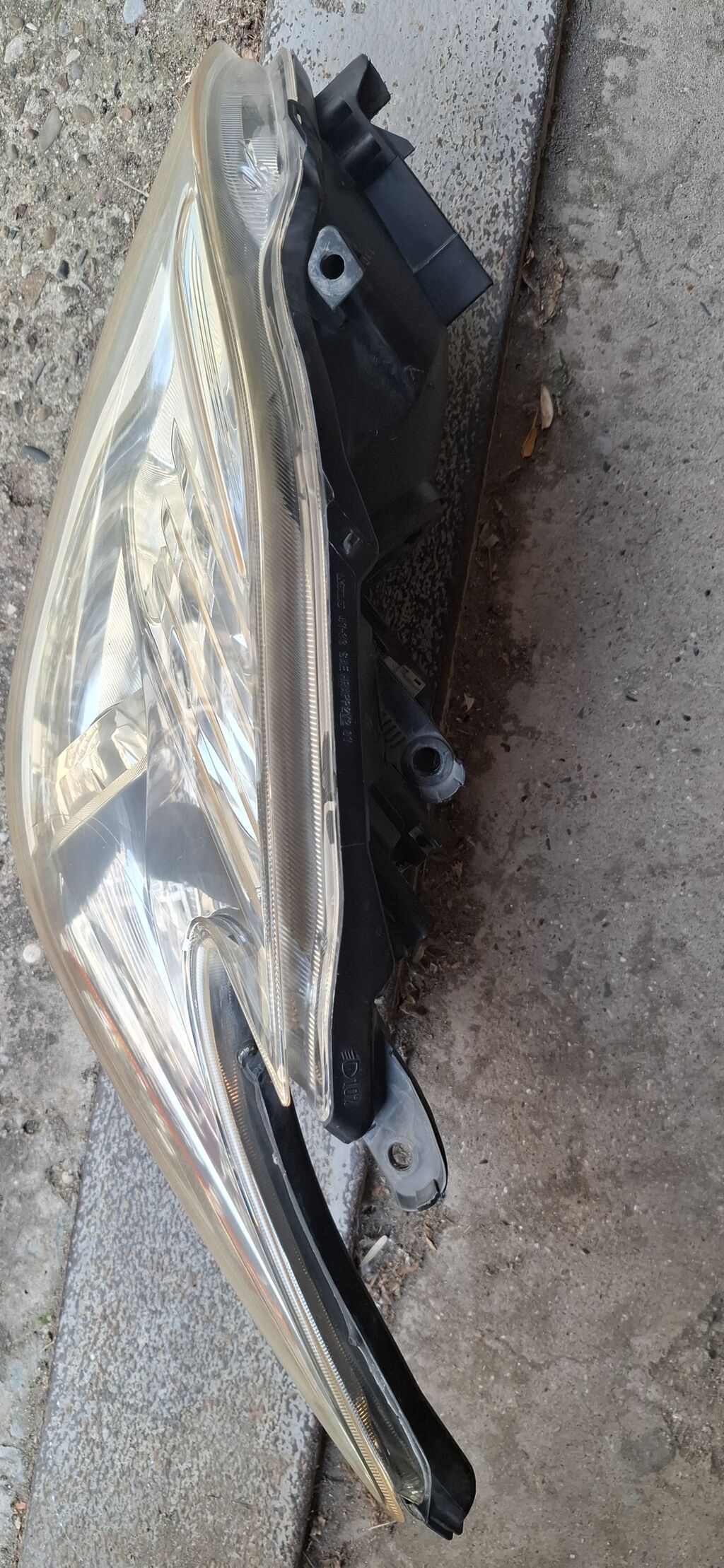 Toyota 30 kuza 2009-2015 Orijinal farası.əla vəziyyətdədir.qırığı — Avtomobil işığı, Bakı (2)