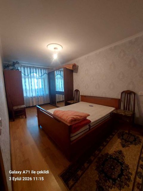 Satılır 4 otaqlı köhnə tikili 100 m² — Bakı