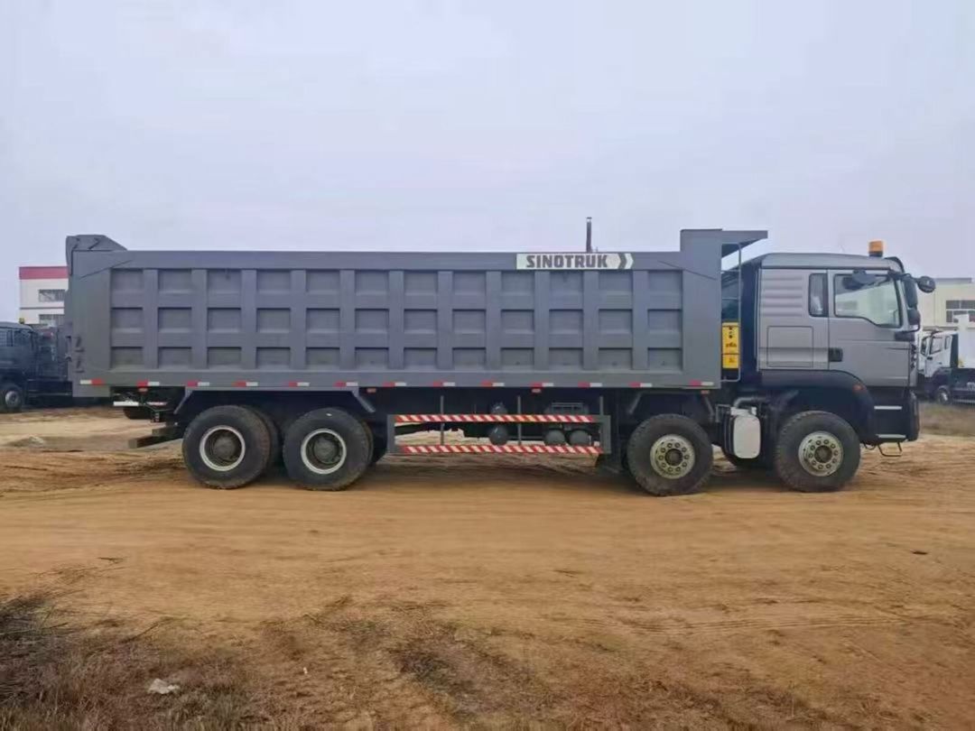 Özüboşaldan yük maşını Sınotruk 8x4, 2025 il — Yük avtomobilləri və qoşqular, Bakı (6)
