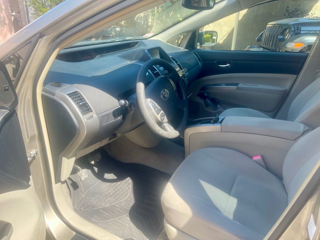 Toyota Prius 20 kuza icarəsi — Avtomobil icarəsi, Bakı (8)