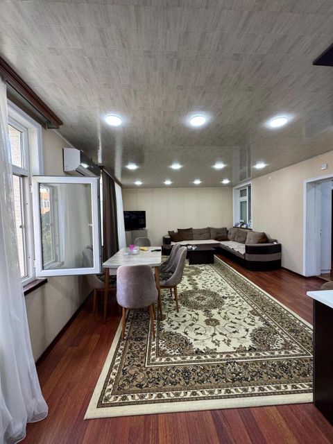 Satılır 3 otaqlı köhnə tikili 90 m² — Bakı