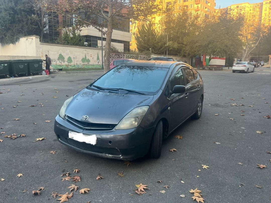 Toyota Prius 2018 icarəsi 99-BH-389 — Avtomobil icarəsi, Bakı (2)