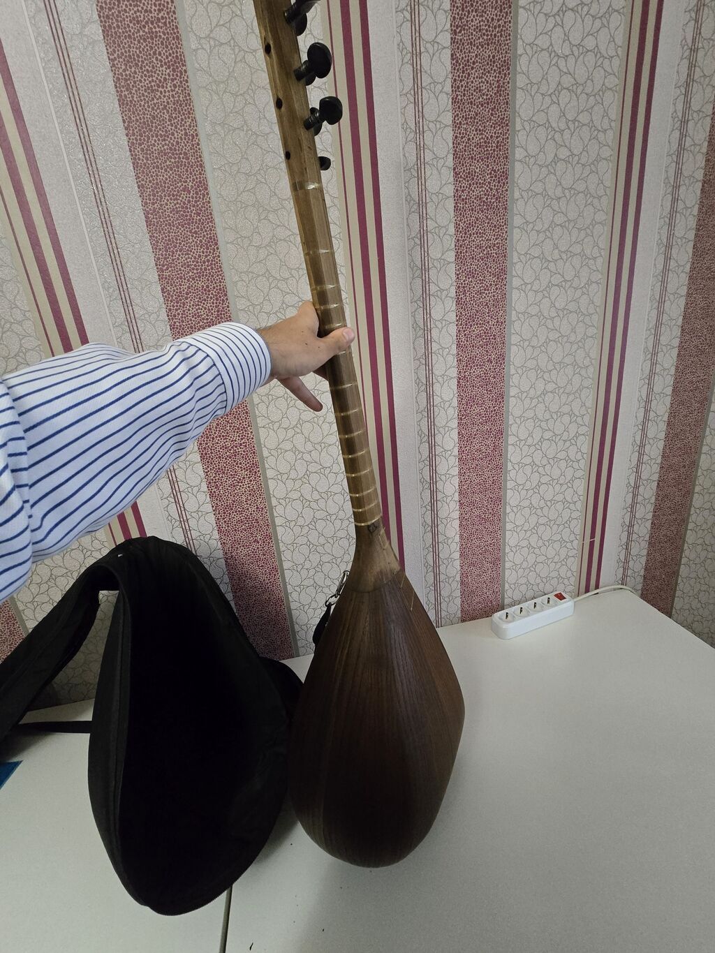 Saz satılır – çox yaxşı vəziyyətdə Keyfiyyətli tut və qoz ağacından — Gitarlar və digər simli alətlər, Digah