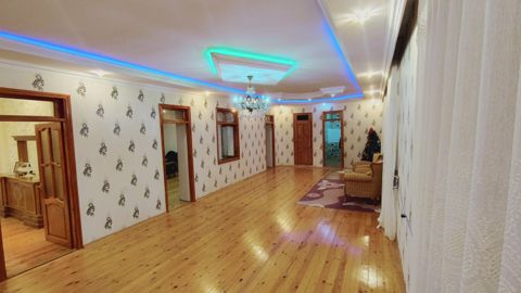 Satılır 8 otaqlı həyət evi/bağ evi 395 m² — 185 555 ₼ · Bakı · Ev, villa Satılır 8 otaqlı həyət evi/bağ evi 395 m² — Bakı