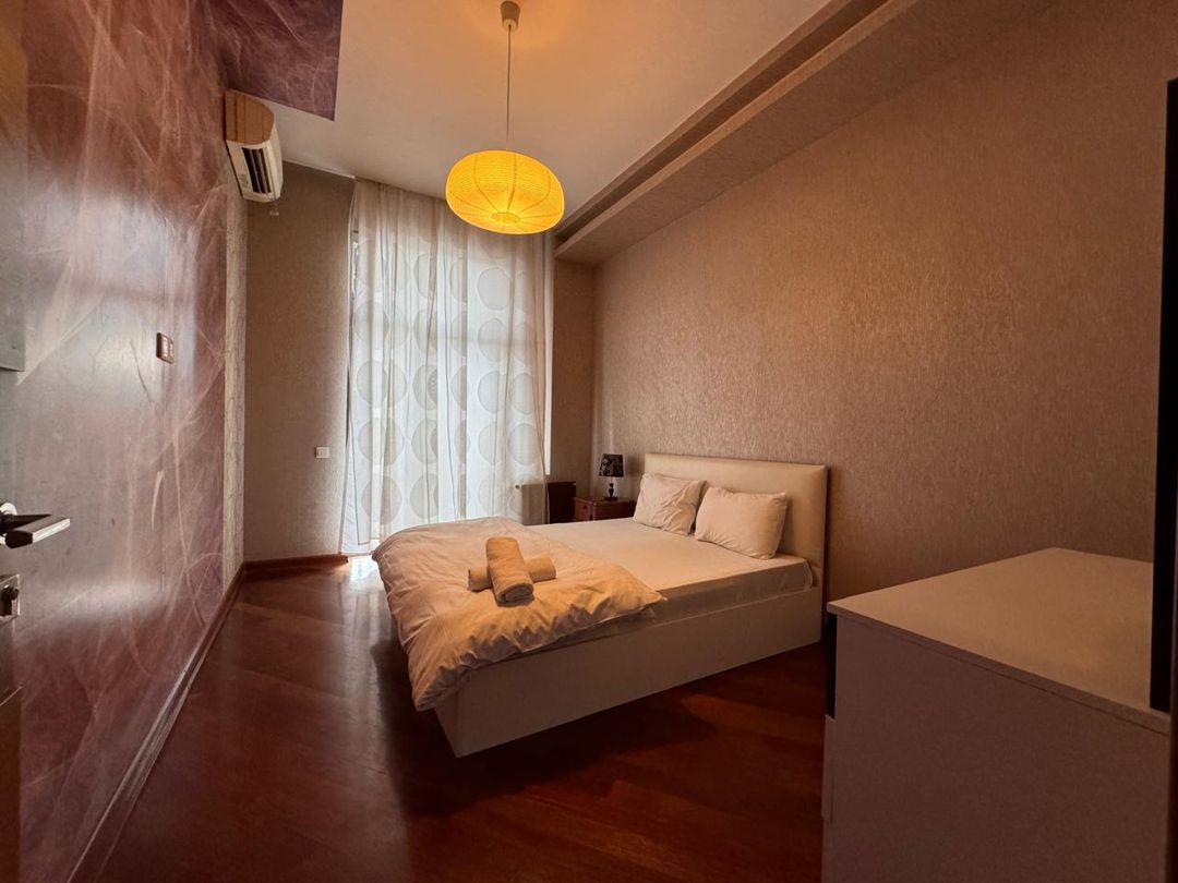 4 otaqlı mənzil, 220 m², Bülbül prospekti — Mənzil, Bakı (8)