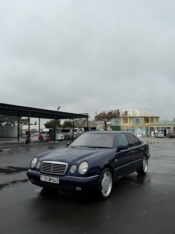 Mercedes E 230, 2.3 L, 1996 il, 420 000 km 10-UM-645 — Avtomobillər, Bakı (2)