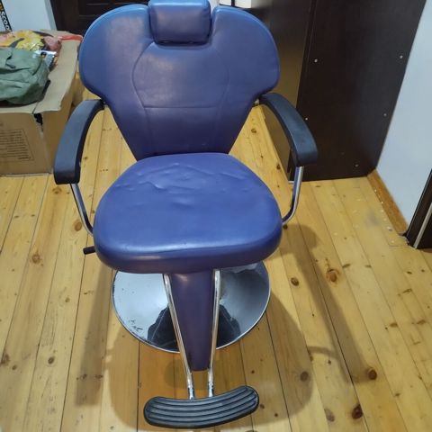 Bərbər/kosmetologiya kreslosu və dairəvi güzgü dəsti - Peşəkar salon — Bakı