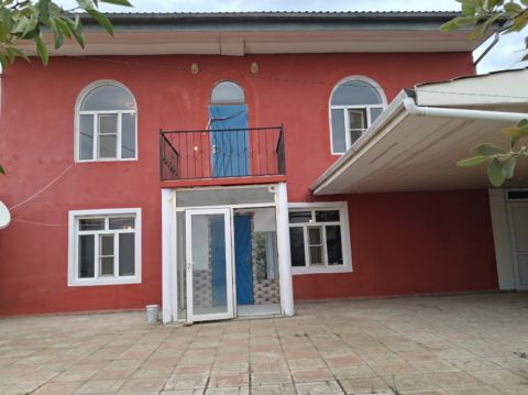 Satılır 6 otaqlı həyət evi/bağ evi 220 m² — 175 000 ₼ · Bakı · Ev, villa Satılır 6 otaqlı həyət evi/bağ evi 220 m² — Bakı